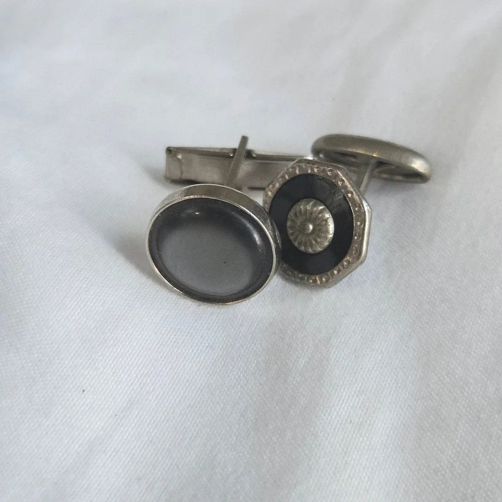 VTG Mismatched Cufflinks Black Grey Mens OS Art Deco Silver Tone Metal Unbranded